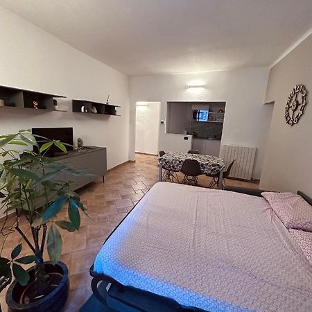 Apartament La Casa Del Corso Arona Zewnętrze zdjęcie