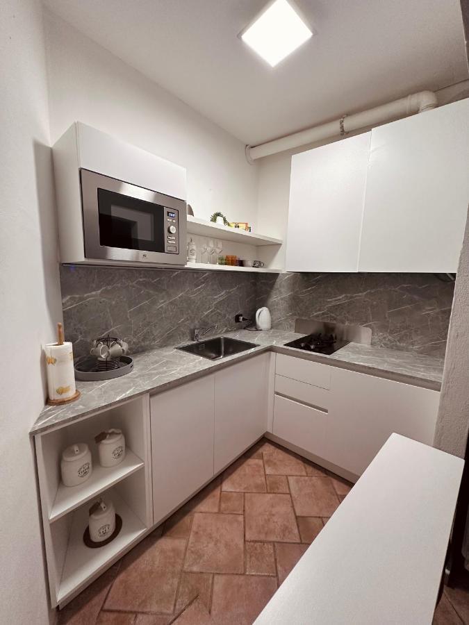 Apartament La Casa Del Corso Arona Zewnętrze zdjęcie