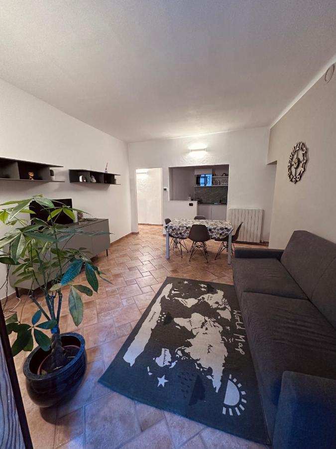 Apartament La Casa Del Corso Arona Zewnętrze zdjęcie